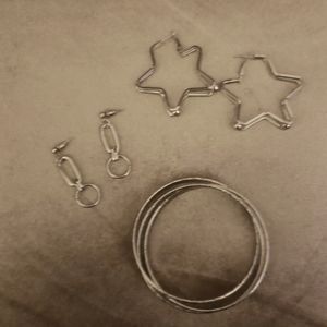 Earrings,and bracelets, silver metal, New never worn